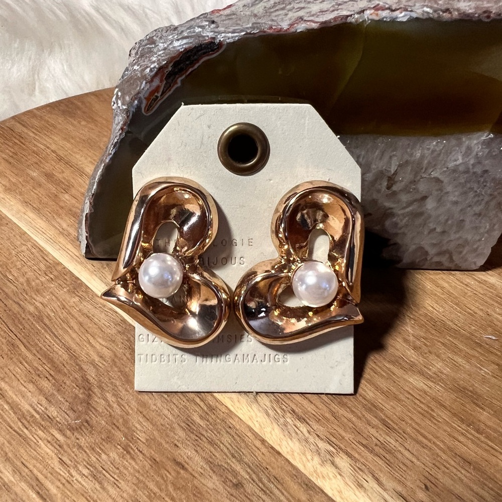 Gold Heart Earrings with Pearl Accent NWT